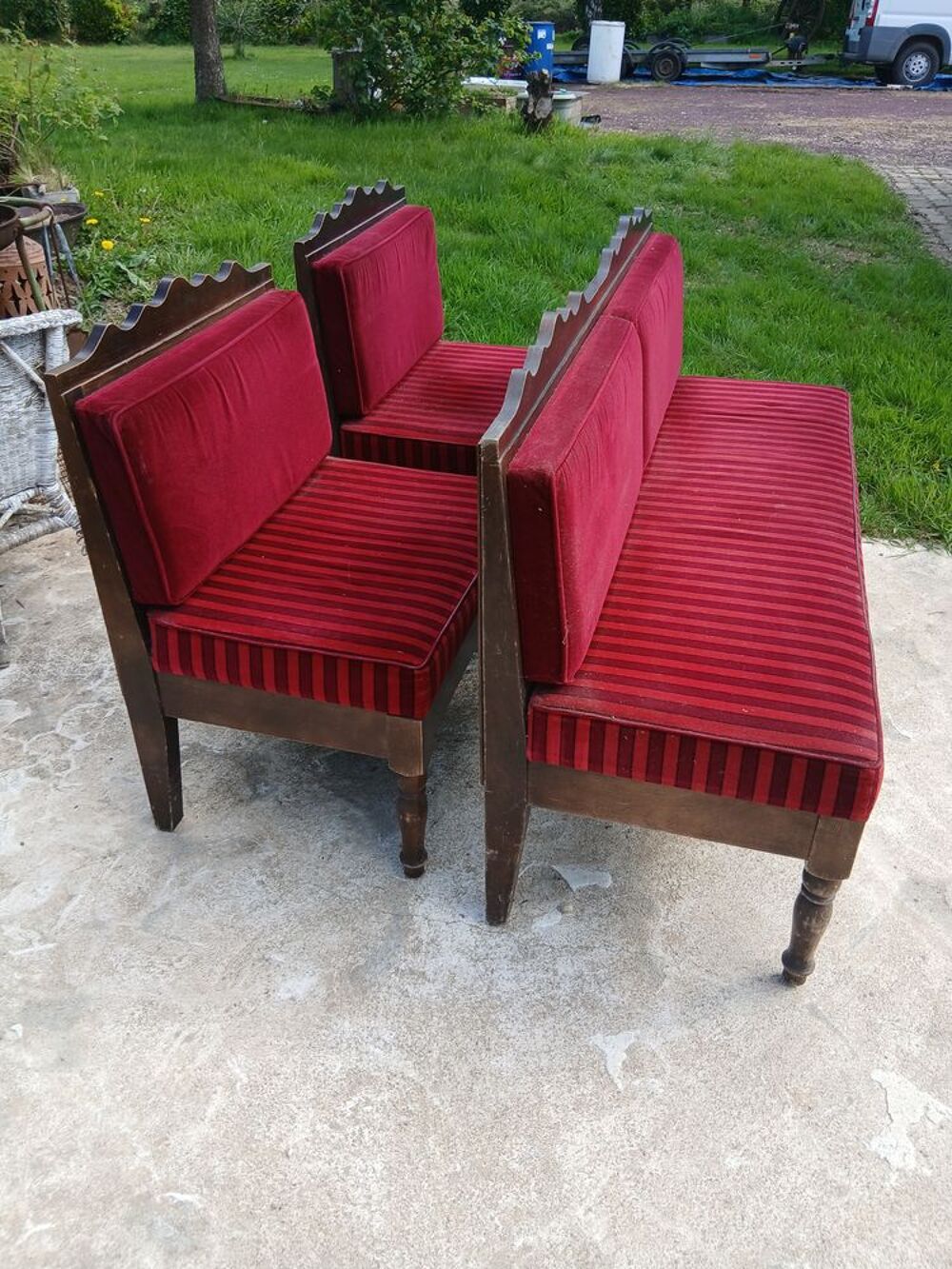 CHAISES OU FAUTEUILS Meubles