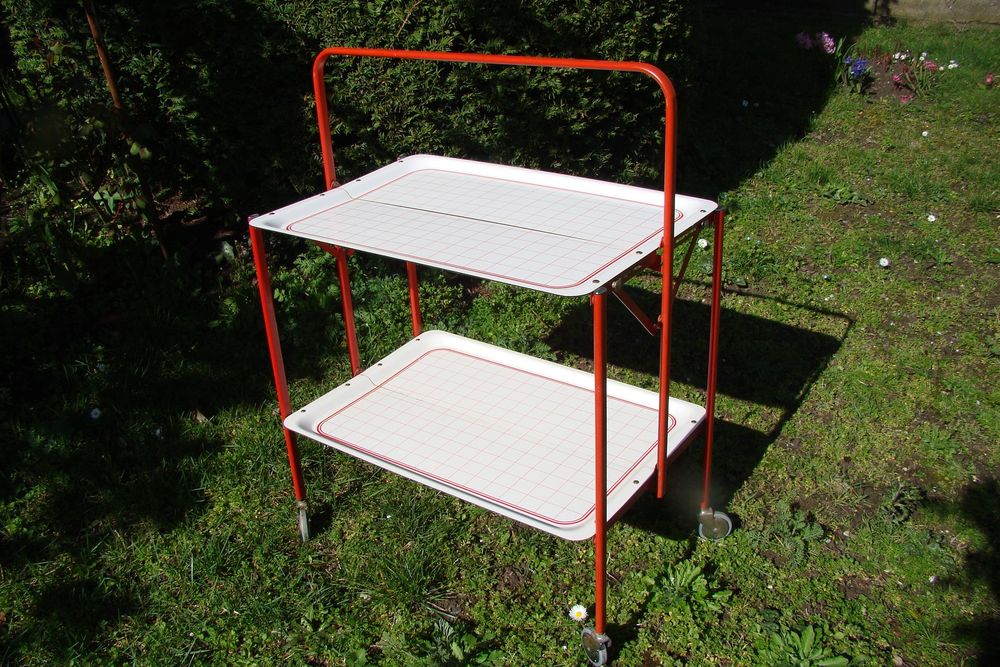 Desserte / Table pliante &agrave; roulettes vintage ann&eacute;es 1970 Meubles