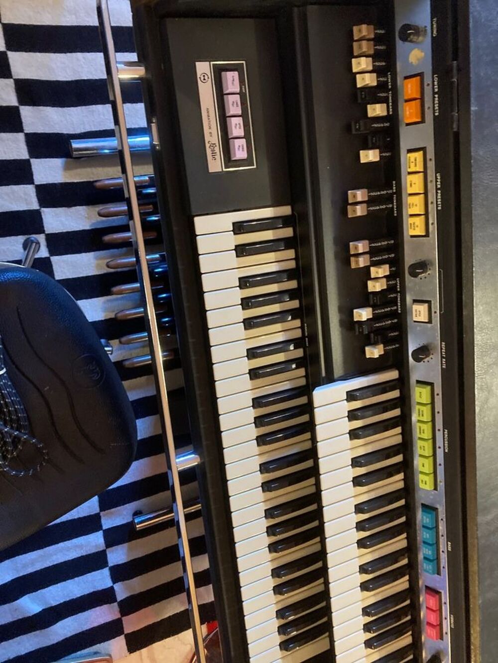 Tr&egrave;s Bel Occasion = ORGUE HAMMOND B200 Instruments de musique