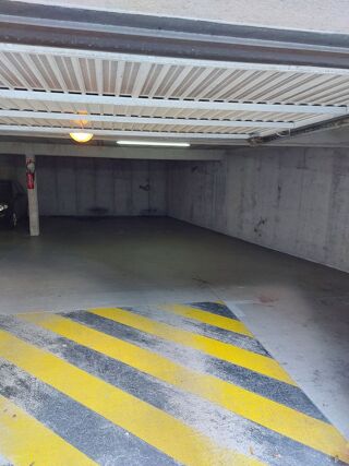  Parking / Garage  louer 15 m