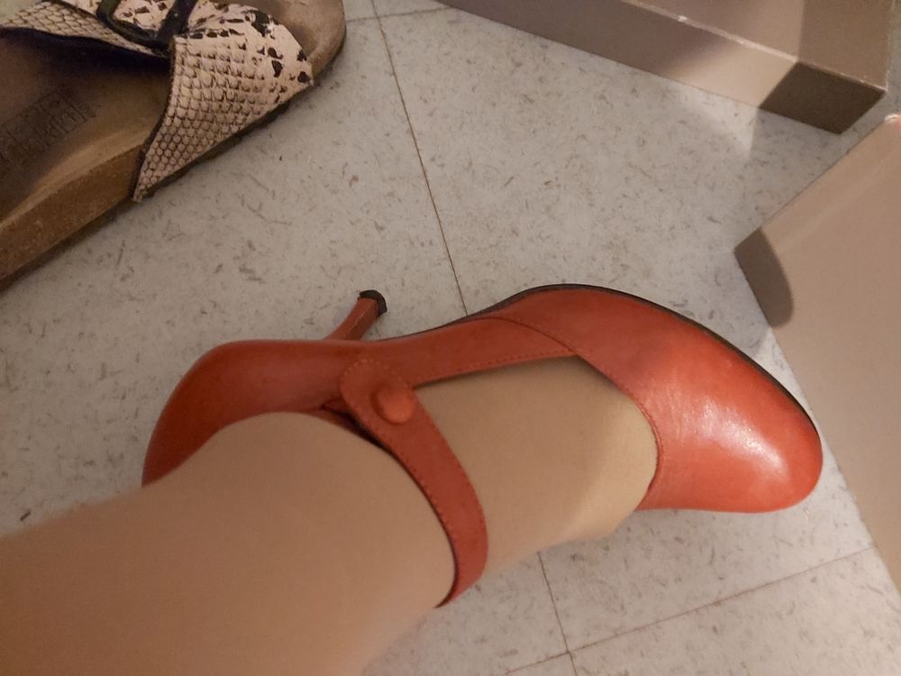 escarpin de marque st Marina couleur rouge. pointure 35 . Chaussures