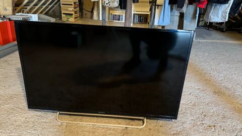 TELEVISEUR SONY BRAVIA 102cm 140 Berric (56)