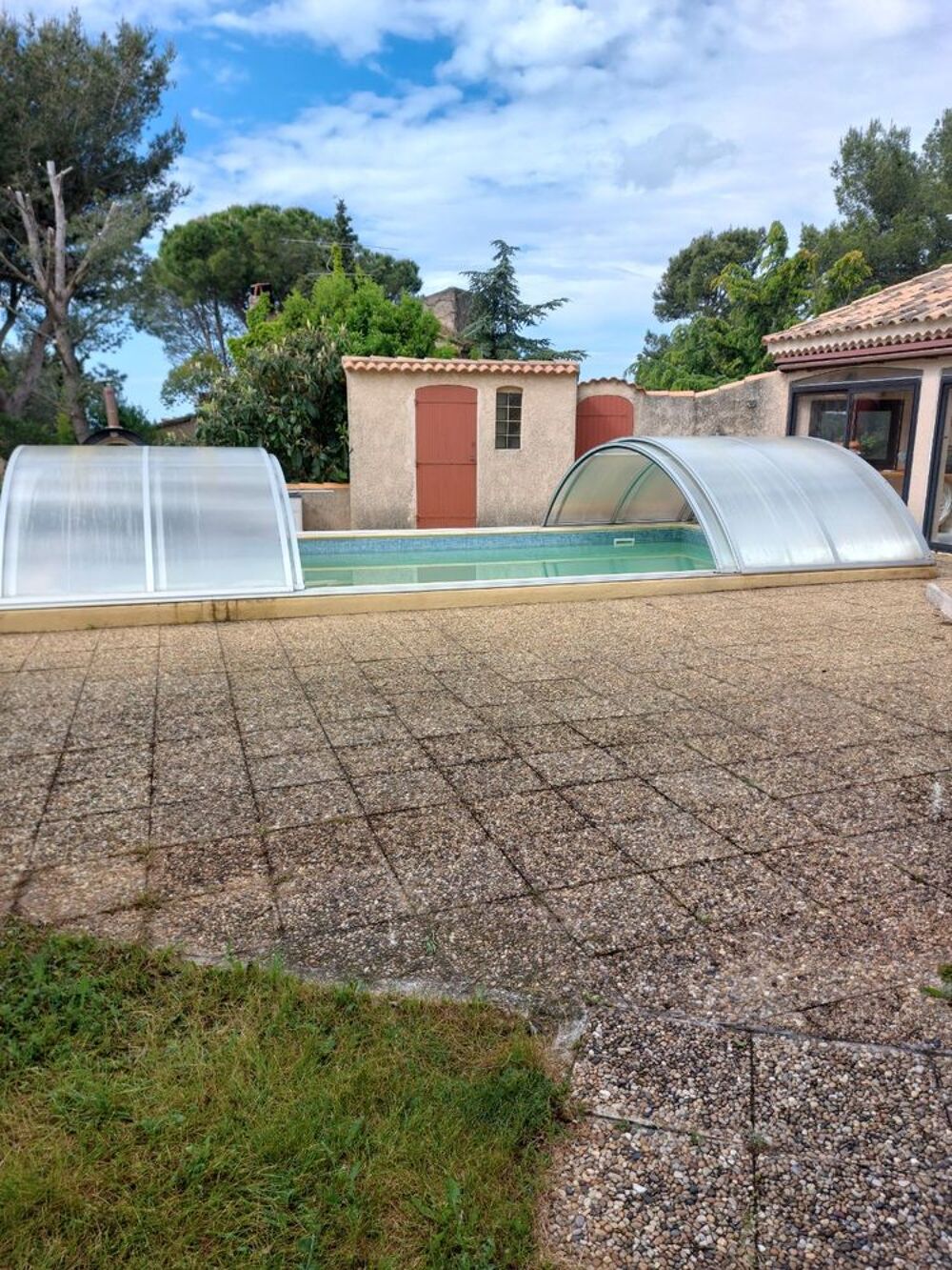 couverture de piscine ou serre de jardin Jardin