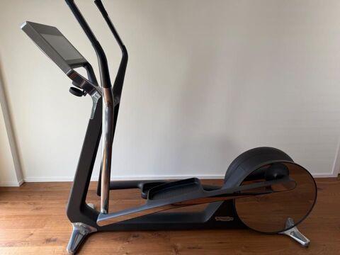 Vlo elliptique Technogym modle Cross Personal Live 16 4000 Aurillac (15)