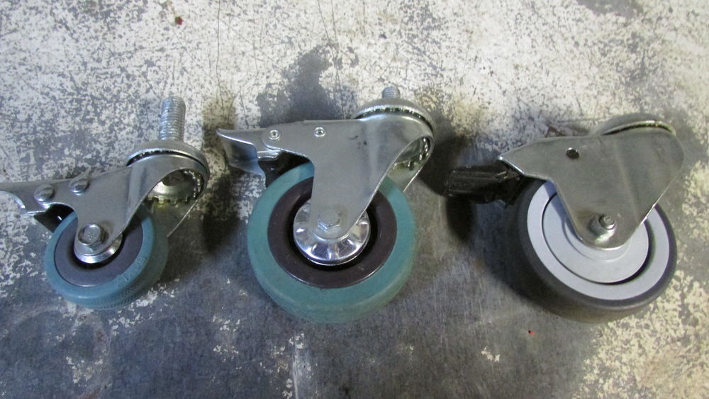  stock de Roulettes pivotantes avec frein deux diam&egrave;tres Bricolage
