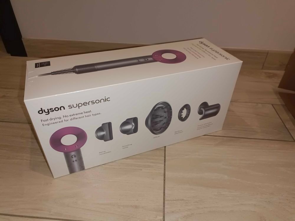 s&egrave;che cheveux Dyson Vêtements