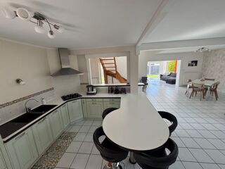  Maison à vendre 10 pièces 177 m²