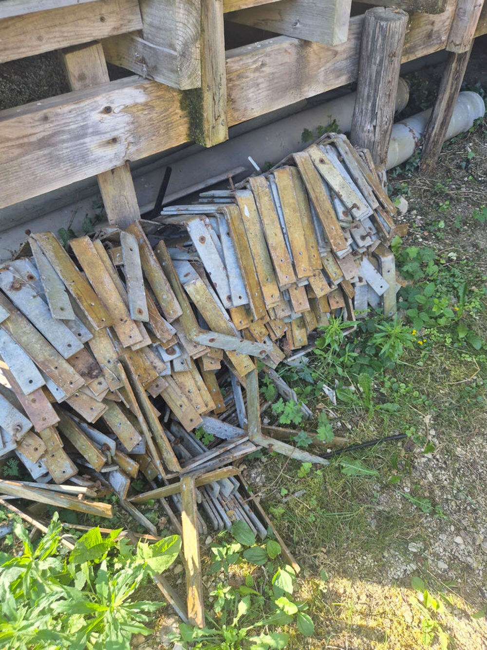 Pieds de bancs + dossier en acier galvanis&eacute; Meubles