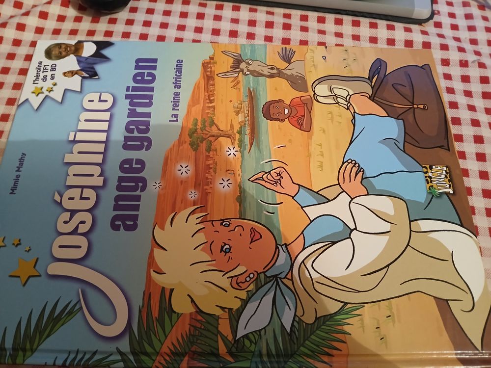 BD JOSEPHINE ANGE GARDIEN
1 LA REINE AFRICAINE
Livres et BD