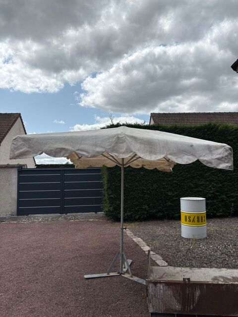 Parassol sur pied professionnel Saussay (28)