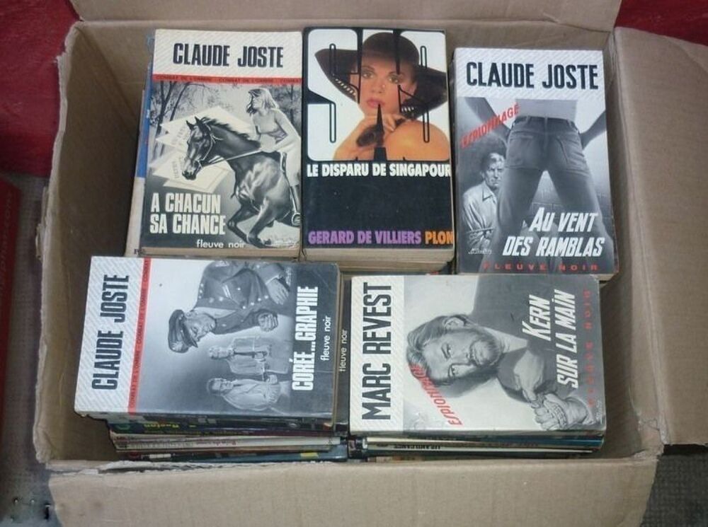 Stock de livres pour le prix d'un. Livres et BD