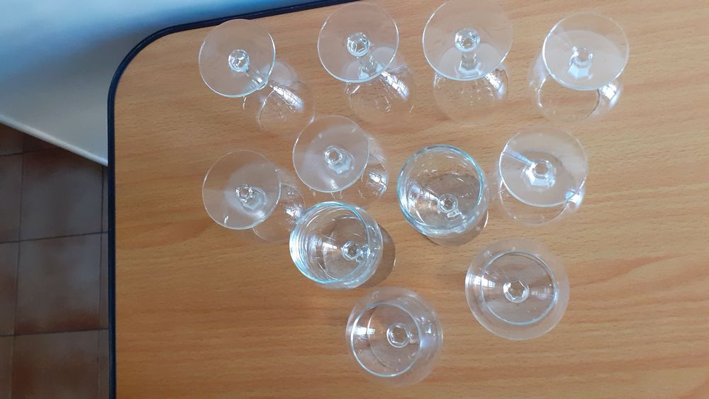 Lot de 11 verres &agrave; pied Cuisine