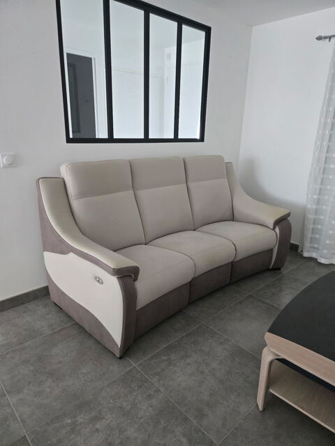 Canapé cuir 3 places 900 Beauvoir-sur-Mer (85)
