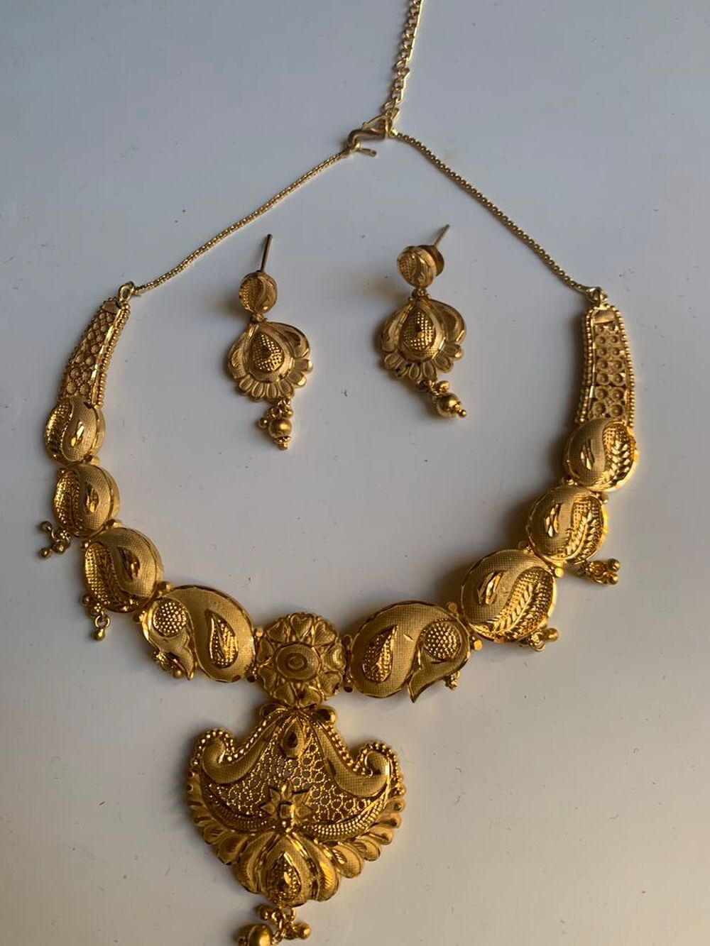 ?Ensemble de bijoux neufs Bijoux et montres