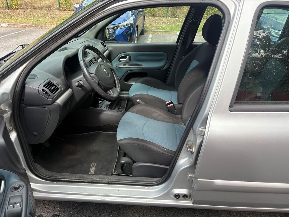 Clio II RENAULT CLIO II (2) CAMPUS 1.5 DCI 80 5P 2007 occasion 95610 &Eacute;ragny