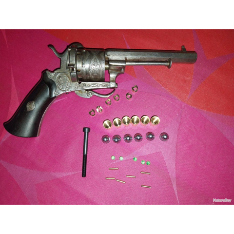 Revolver cal. 9mm � broches type lefaucheux avec 6 cart. 300 Tournefeuille (31)