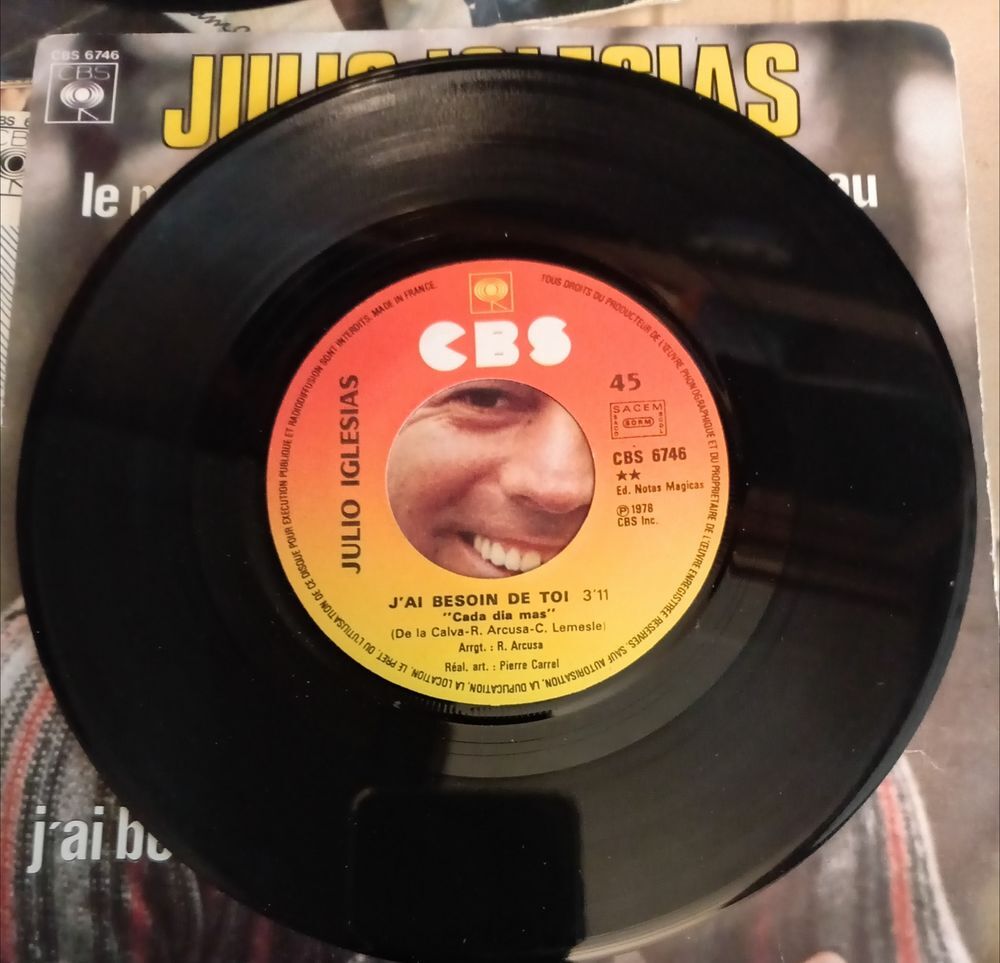 JULIO IGLESIAS / DISQUE VYNIL45 TOURS CD et vinyles