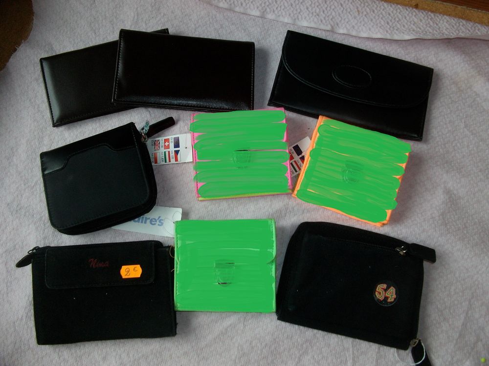 Porte-feuilles (porte-monnaie + carte) de 0,80 € &agrave; 2 €-neufs Maroquinerie