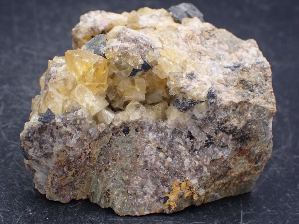 Fluorite jaune &amp; Gal&egrave;ne , Mine du Toyot , Ni&egrave;vre , Morvan , 