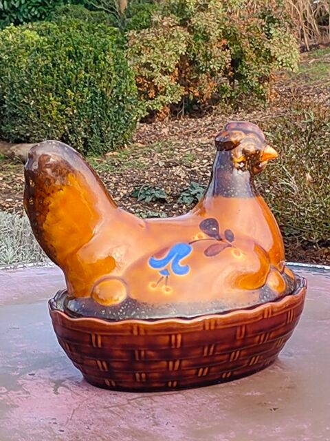 Poule terrine en gr�s 35 Avermes (03)