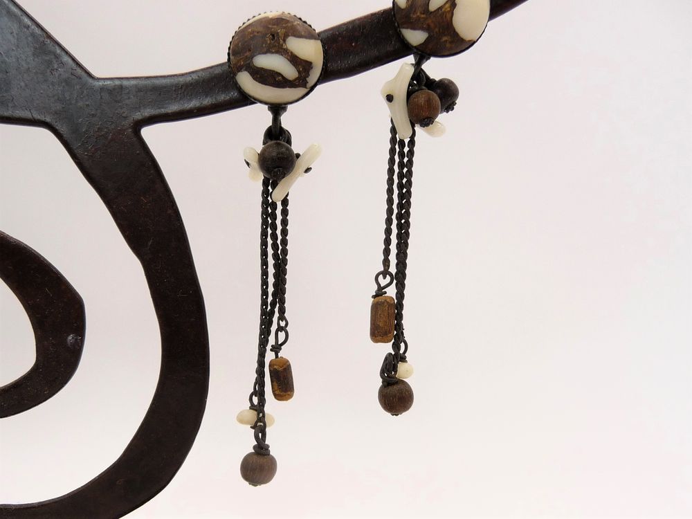Boucles D'oreilles Pendantes &agrave; Clou Marron et Blanc- Neuf Bijoux et montres