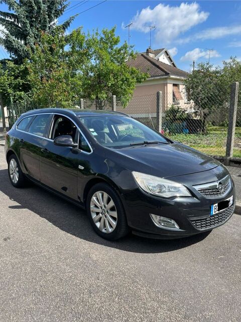 Opel astra 1.7 CDTI 110 ch FAP Black & White