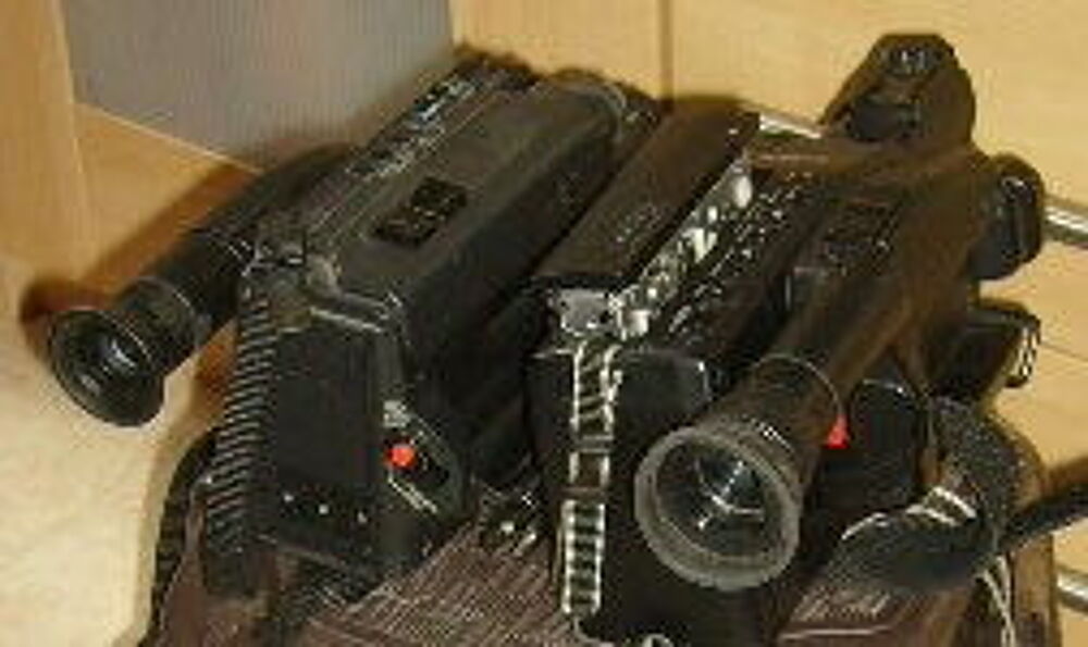  camescope Canon E200E &agrave; r&eacute;parer 
Photos/Video/TV