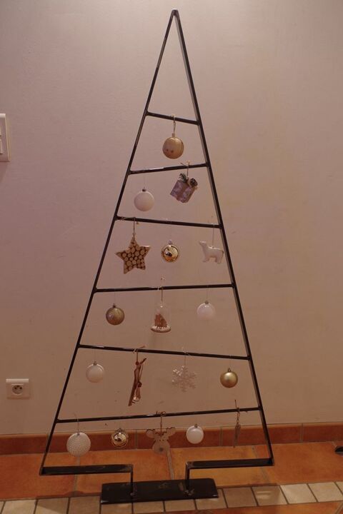 Sapin de nol original et moderne style industriel 70 Poussan (34)