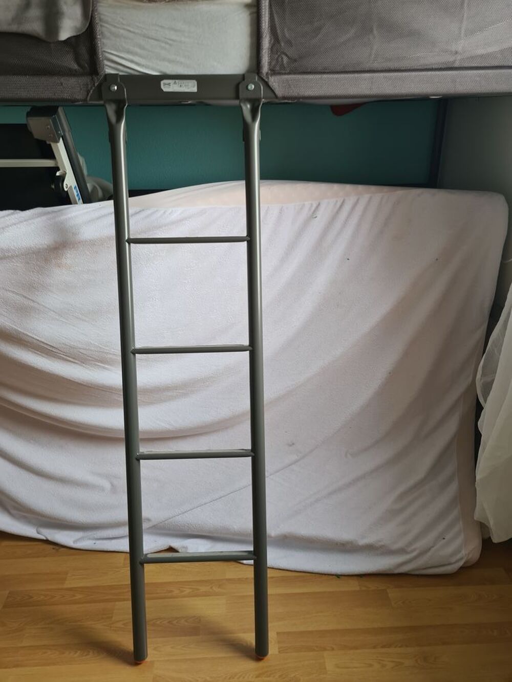 IKEA lit mezzanine,en aciers gris fonc&eacute;, 90x200 cm Meubles