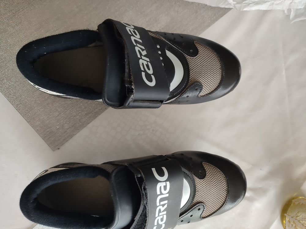 Chaussures Carnac peut convenir &agrave; un enfant Chaussures