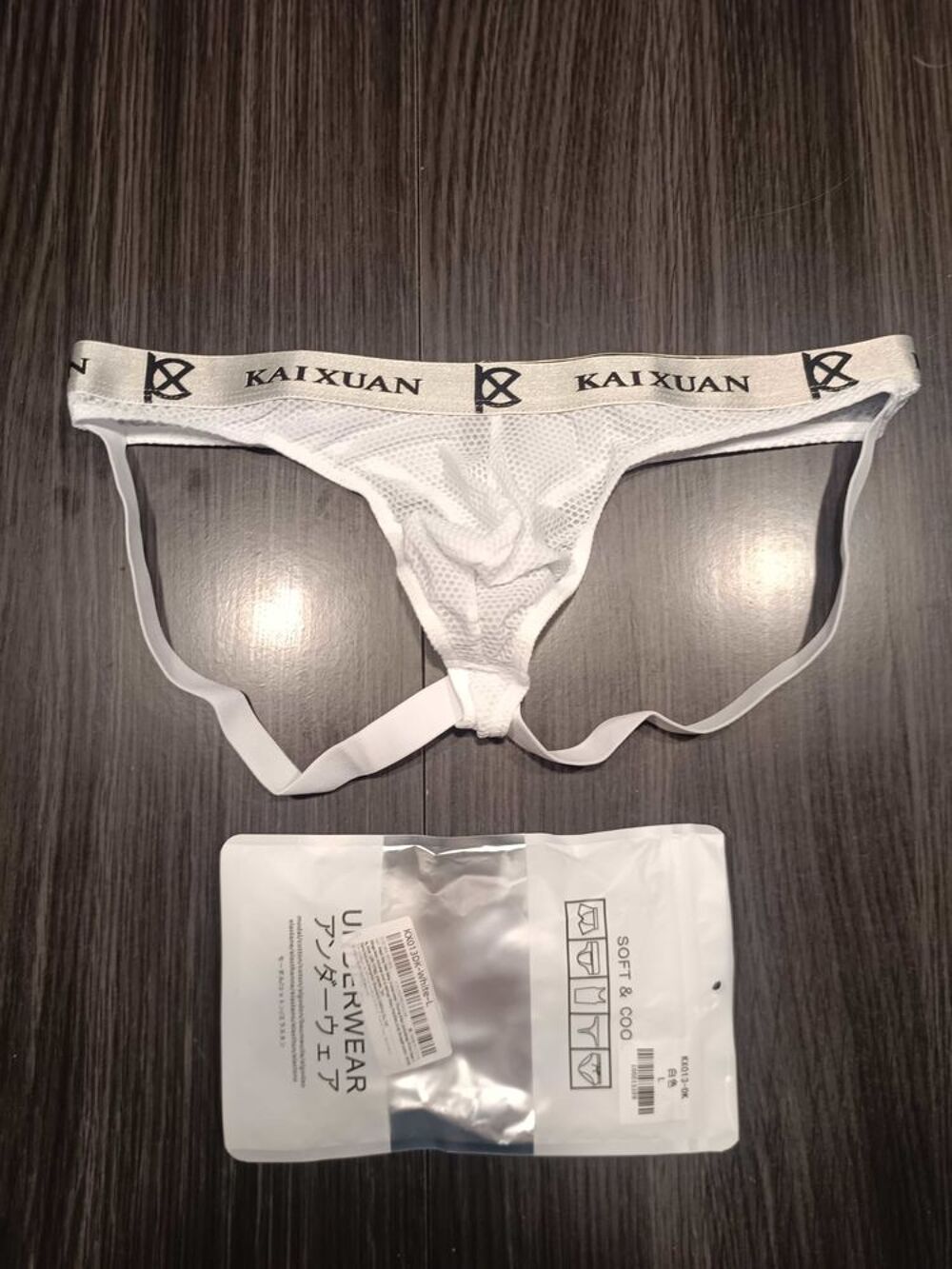 String blanc homme et autres sous v&ecirc;tements Vêtements