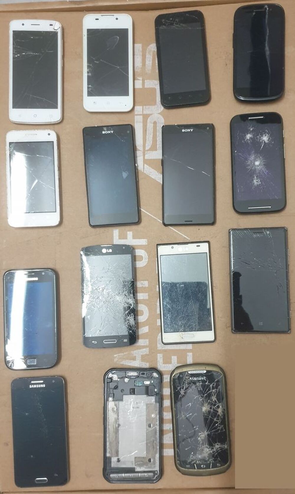 Lot smartphones 8 Téléphones et tablettes
