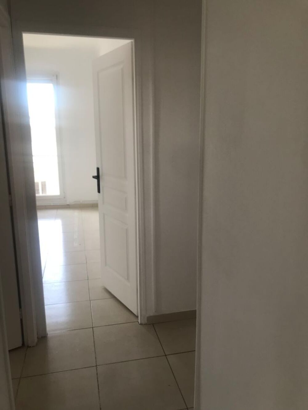 Location Appartement Beau T3 impeccable  quartier calme ascenseur balcons Marseille 4