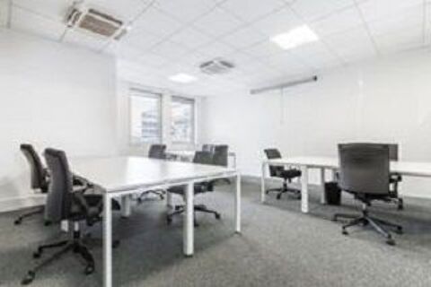 Espace de bureau ouvert tout compris pour vous-m&ecirc;me et votre &eacute;quipe &agrave; Cergy Stop & Work 2399 95000 Boisemont