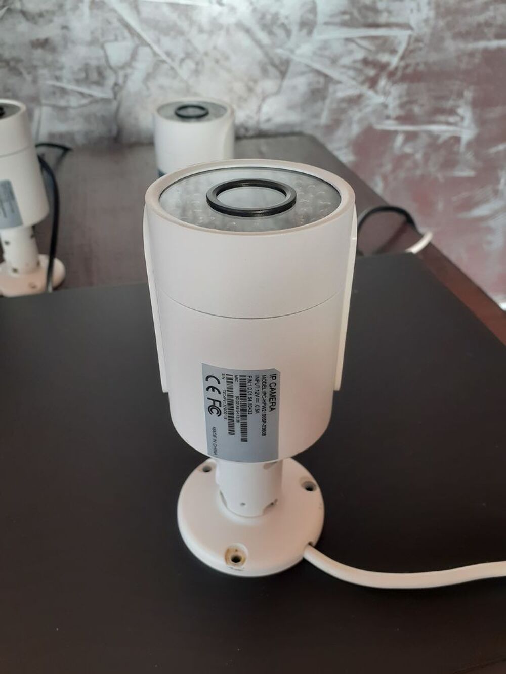 Syst&egrave;me de Surveillance Dahua : NVR DHI-NVR4204-P + 5 Cam&eacute;ra Matériel informatique