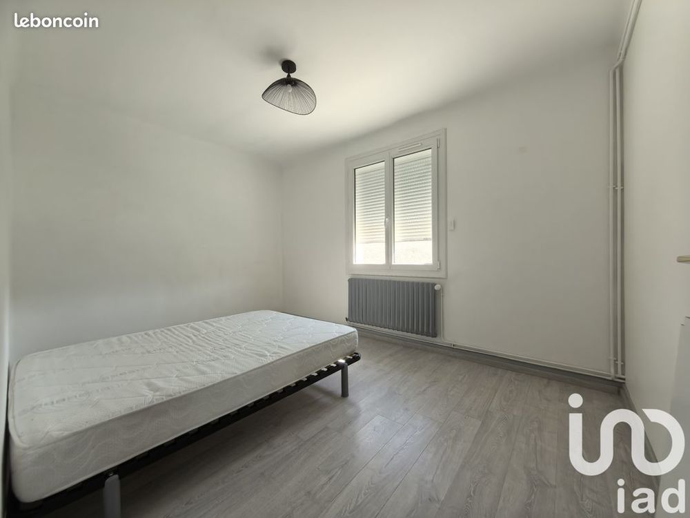 Vente Appartement appartement type f3 dans maison de 3 etages avec terrain Cognin