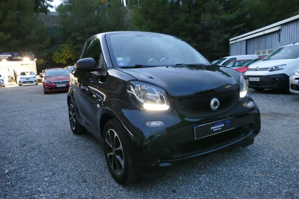 ForTwo Fortwo Coup&eacute; 1.0 61 ch Pure 2015 occasion 13600 La Ciotat