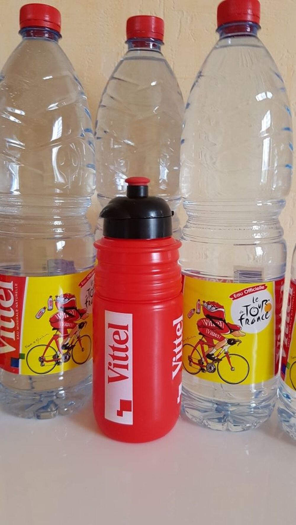 LE TOUR DE FRANCE BIDON VITTEL Vélos
