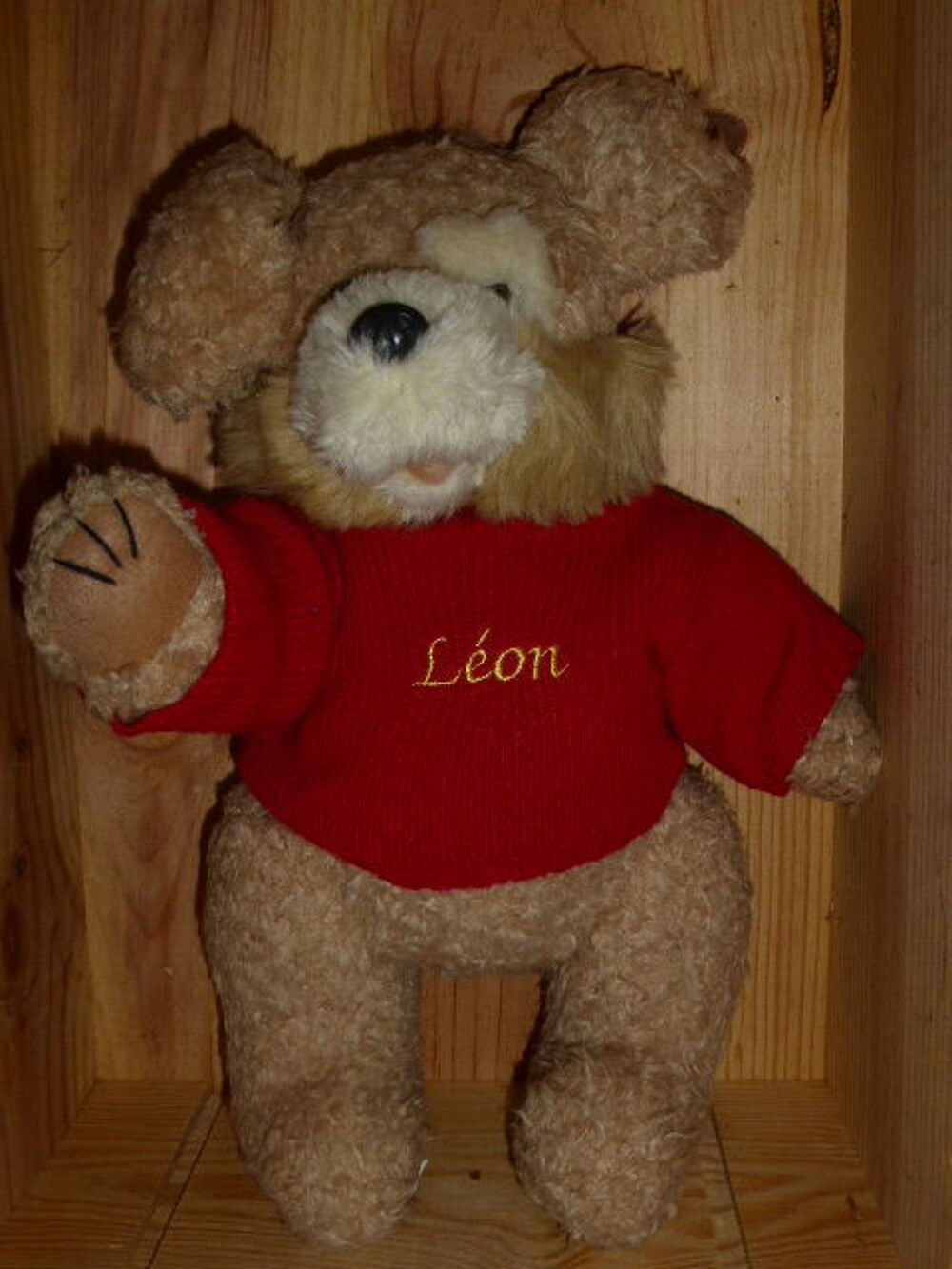 Lapin en peluche LEON Jeux / jouets