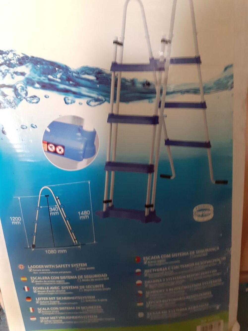 echelle piscine Jardin