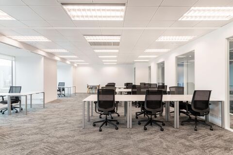 Espace de bureau ouvert pour 15 personnes &agrave; Le Mans Gare SNCF Regus Express Express 8096 72000 Le mans