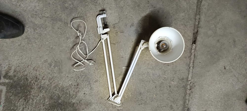 lampe bureau ou atelier articul&eacute; Electrom�nager