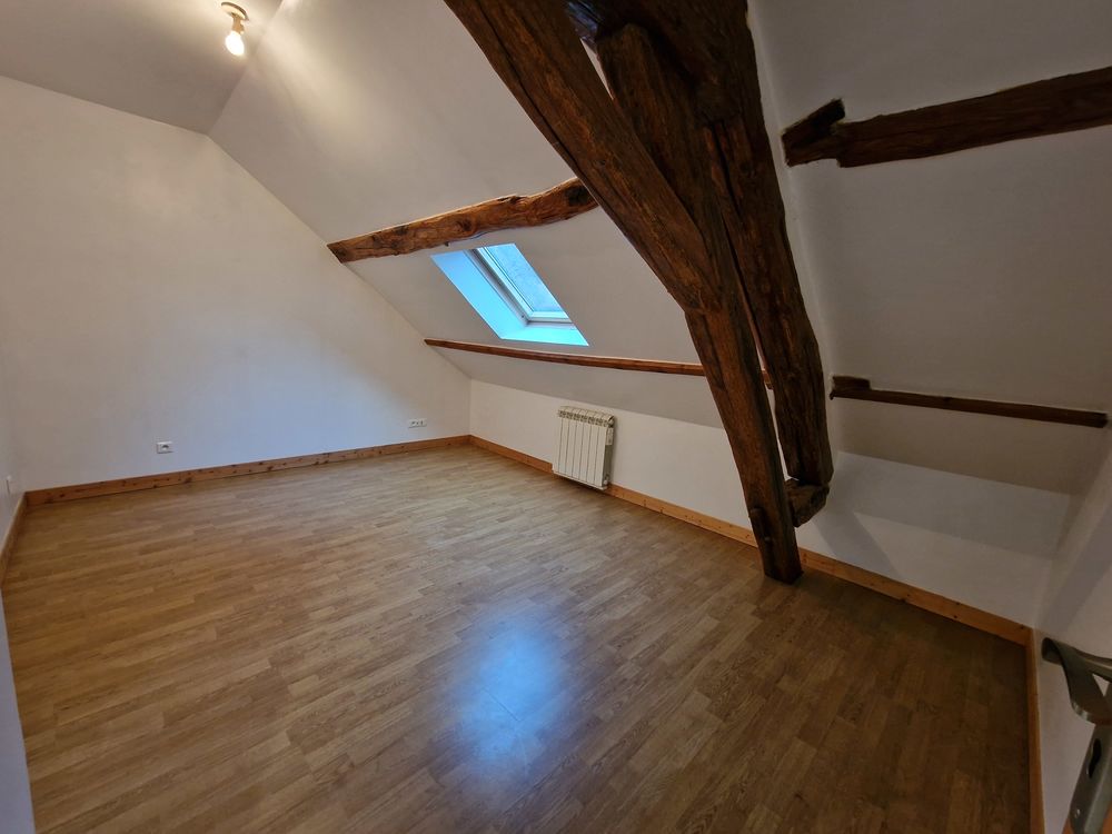 Location Appartement Appartement centre SAINT VALERIEN Saint-valérien