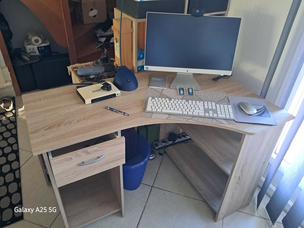Ordinateur ASUS TT1 DESKTOP-VAG71 + BUREAU + FAUTEUIL. Matériel informatique
