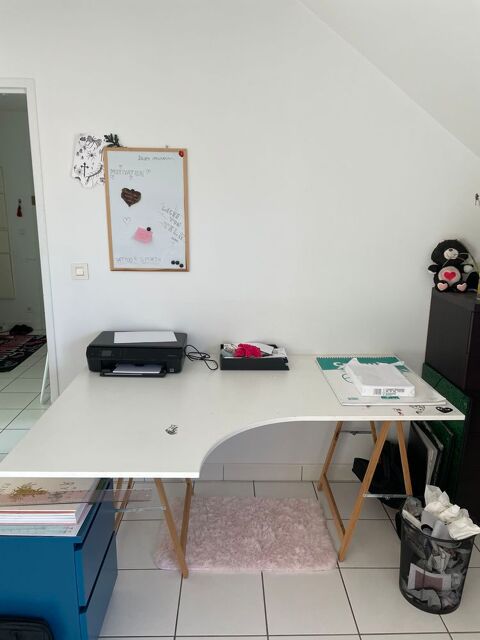 bureau avec trpieds  50 Nantes (44)