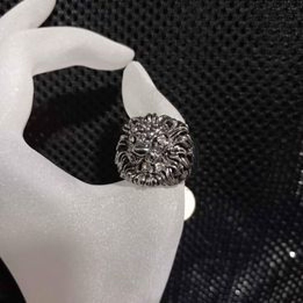 Bague avec t&ecirc;te de lion Bijoux et montres