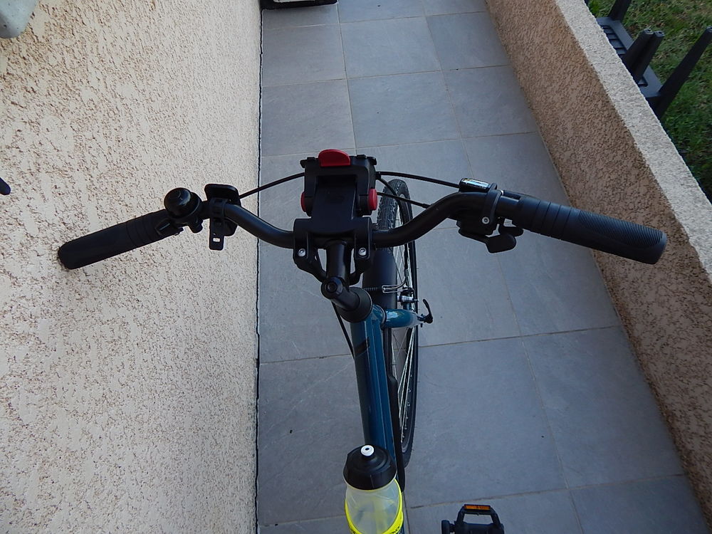 Tr&egrave;s beau v&eacute;lo Dacthlon Riverside 120 bleu en TBE, taille S Vélos