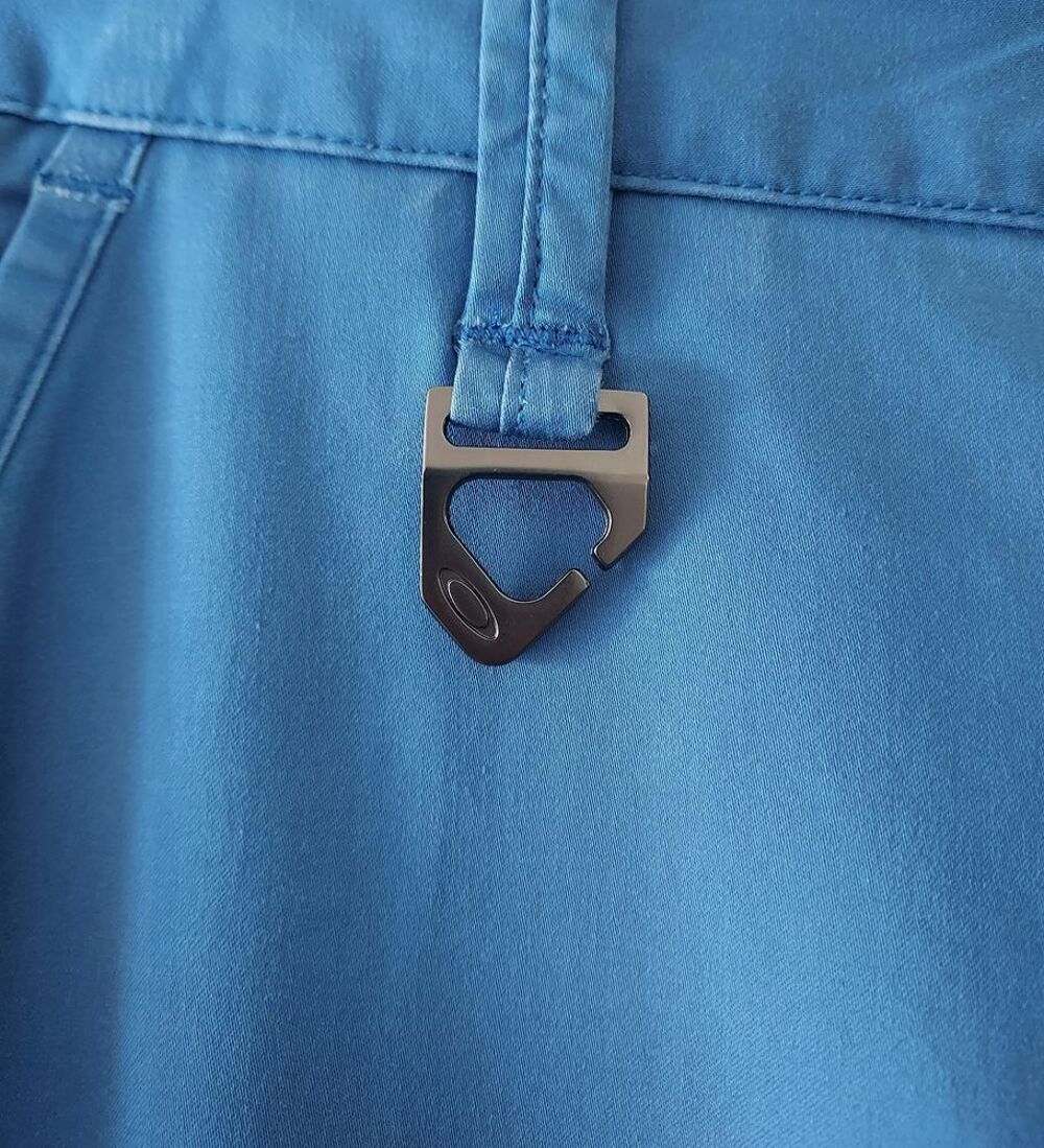  
Pantalon de golf bleu ciel OAKLEY 
Sports