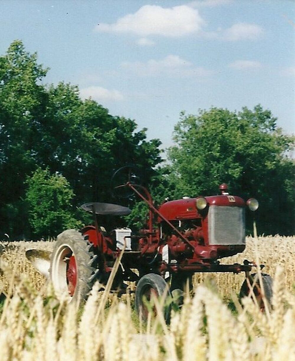   Tracteur Mac CORMICK 