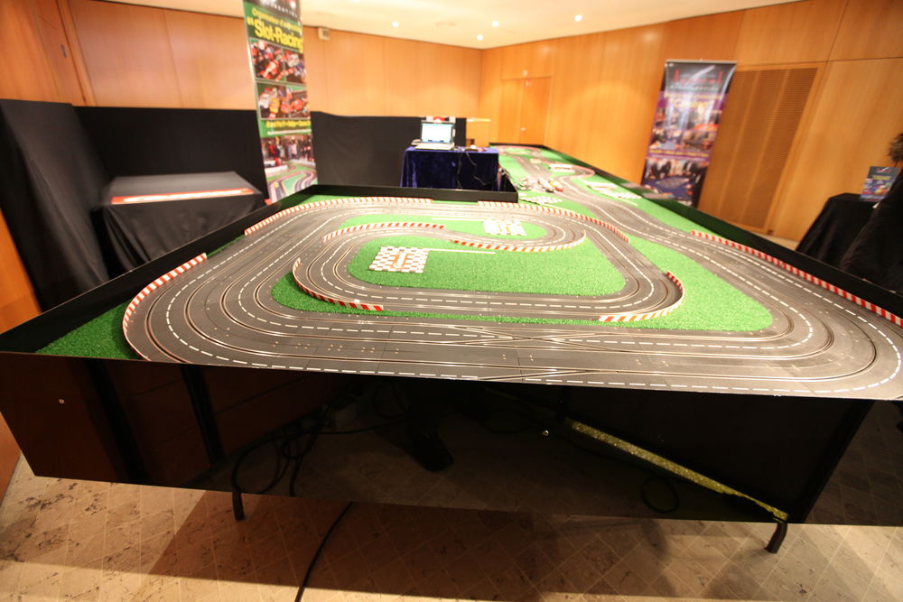 CIRCUIT DE SLOT-RACING Jeux / jouets